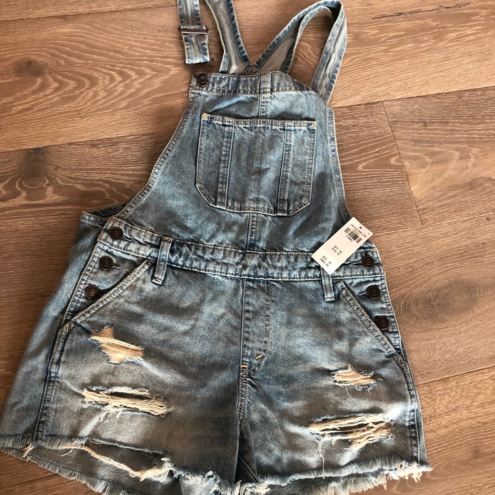 Overall jean shorts
